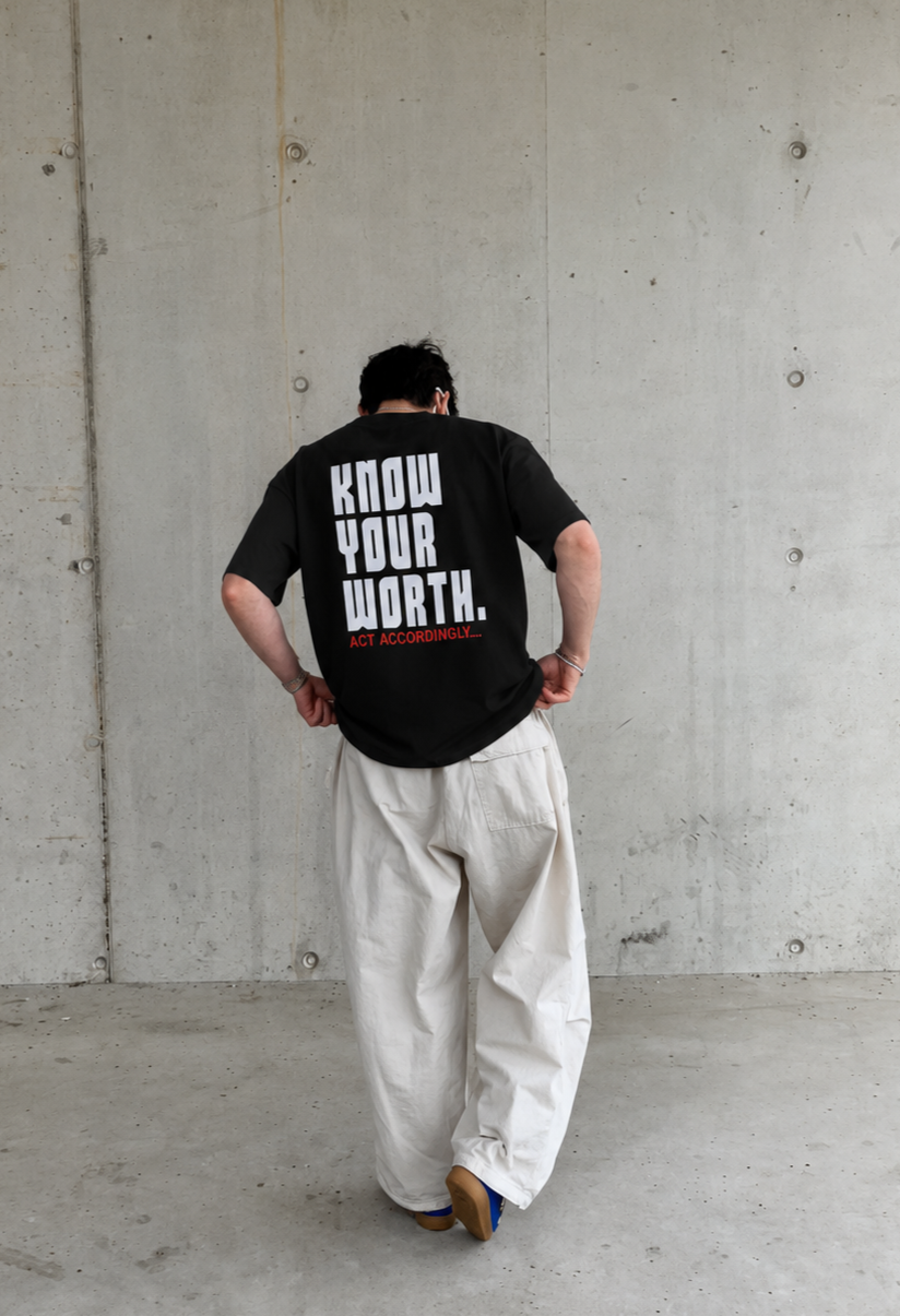 KNOW YOUR WORTH OVERSIZED T-SHIRT